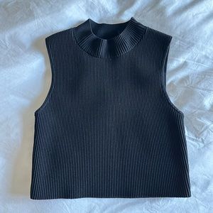 ARITZIA Babaton Mockneck Tank
